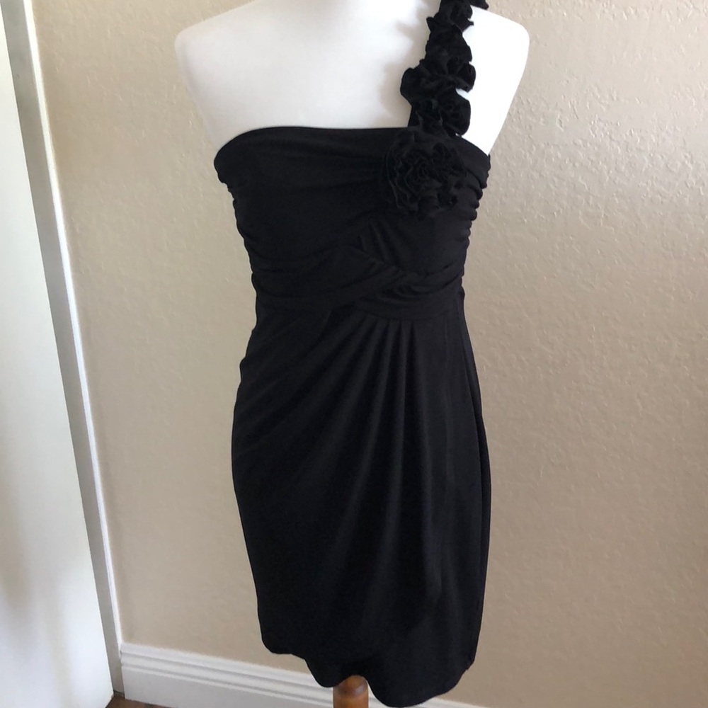🖤🖤One strap LBD🖤🖤